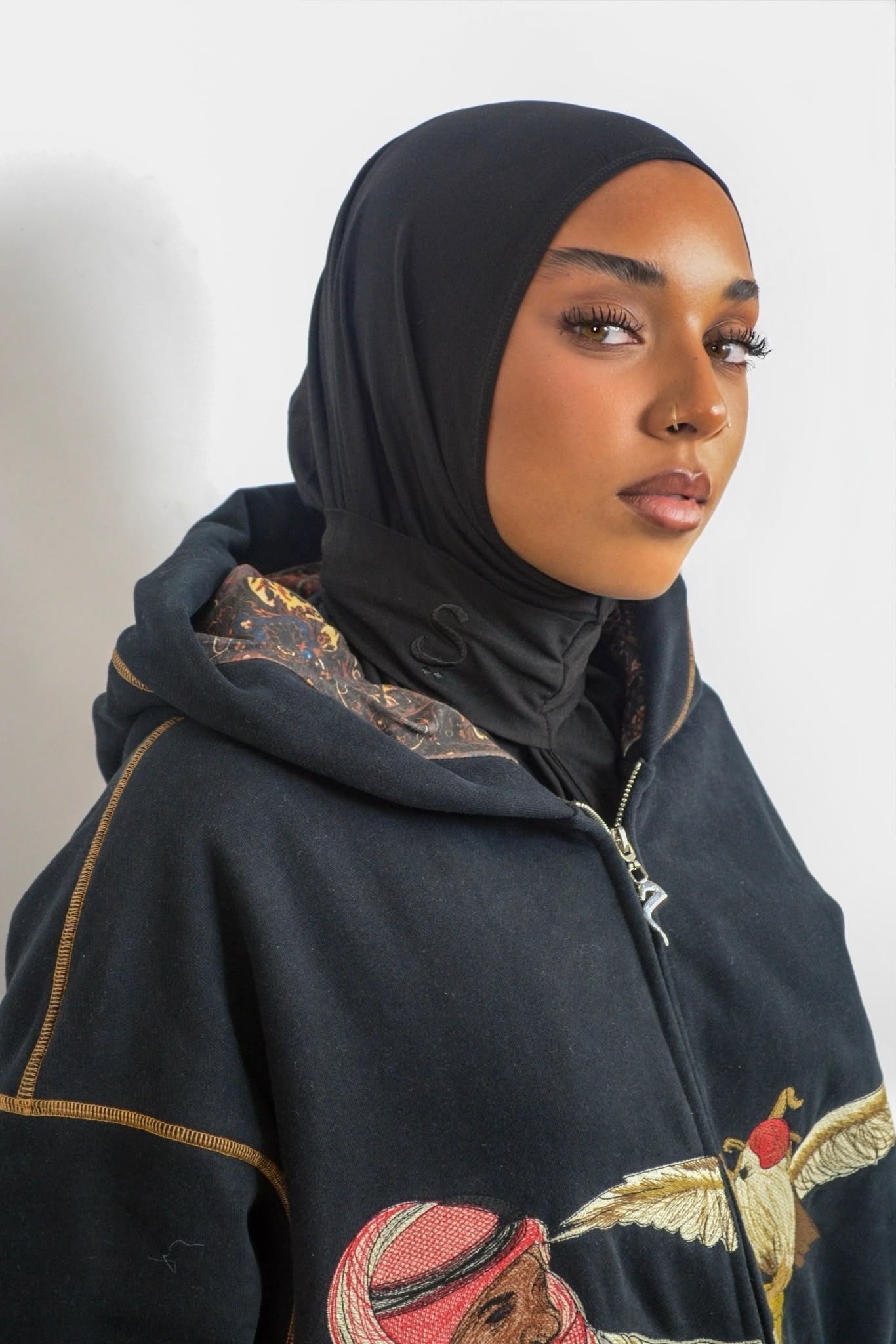 Voile Signature Shamsini en jersey premium, coloris Noir, avec attaches à clip
