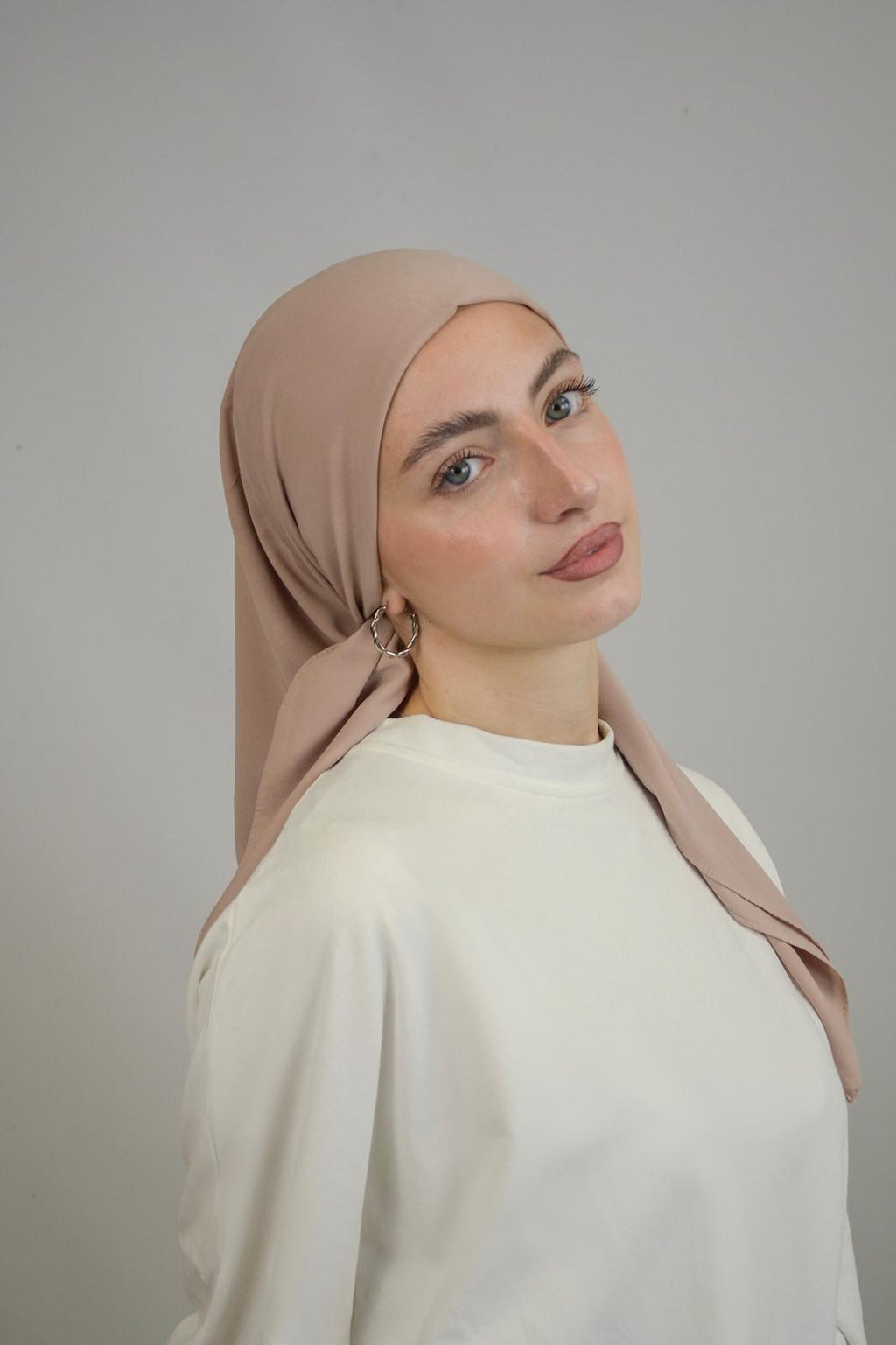 Carré de soie de Médine Shamsini, coloris Beige